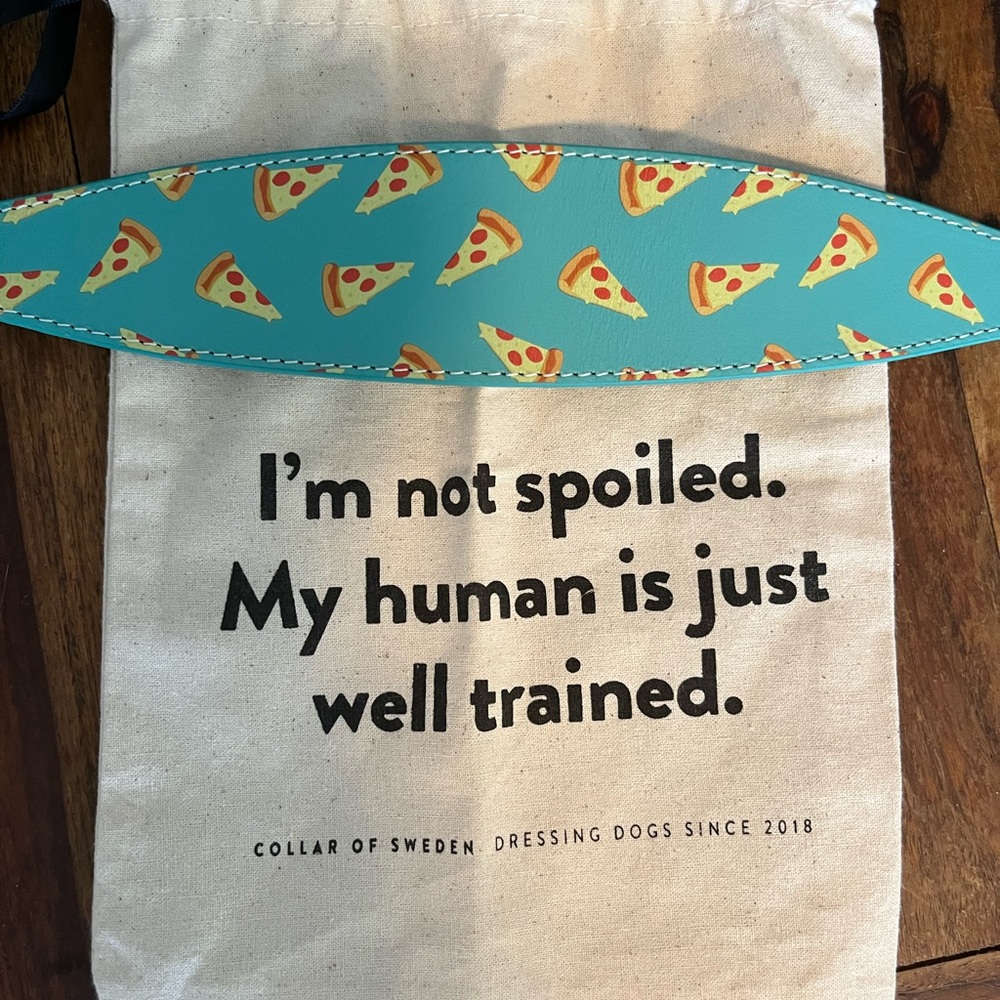 NWT Collar of Sweden Pizza collar, Medium